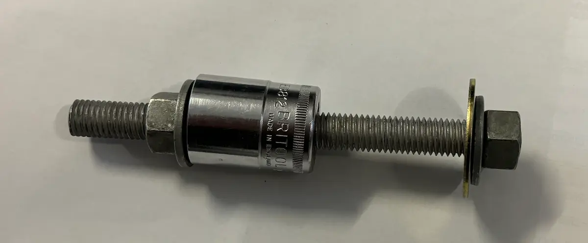 Bearing pressing tool